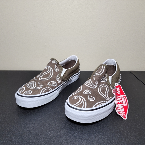 Vans Classic Slip On Green White Canvas Women's Shoes NEW - Picture 1 of 14